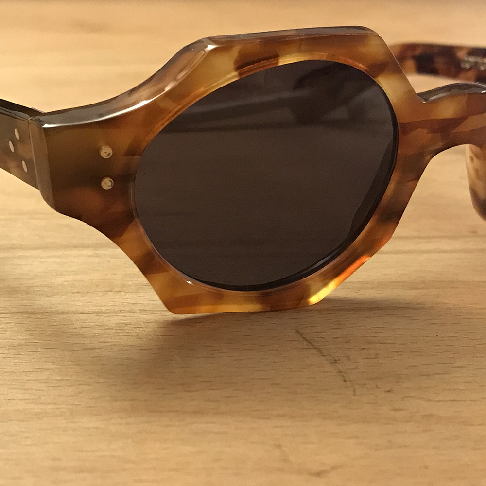 Tortoise shell Octagon sunglasses 90s Vintage Oval Octagon Sunglasses. Curved  main image 4