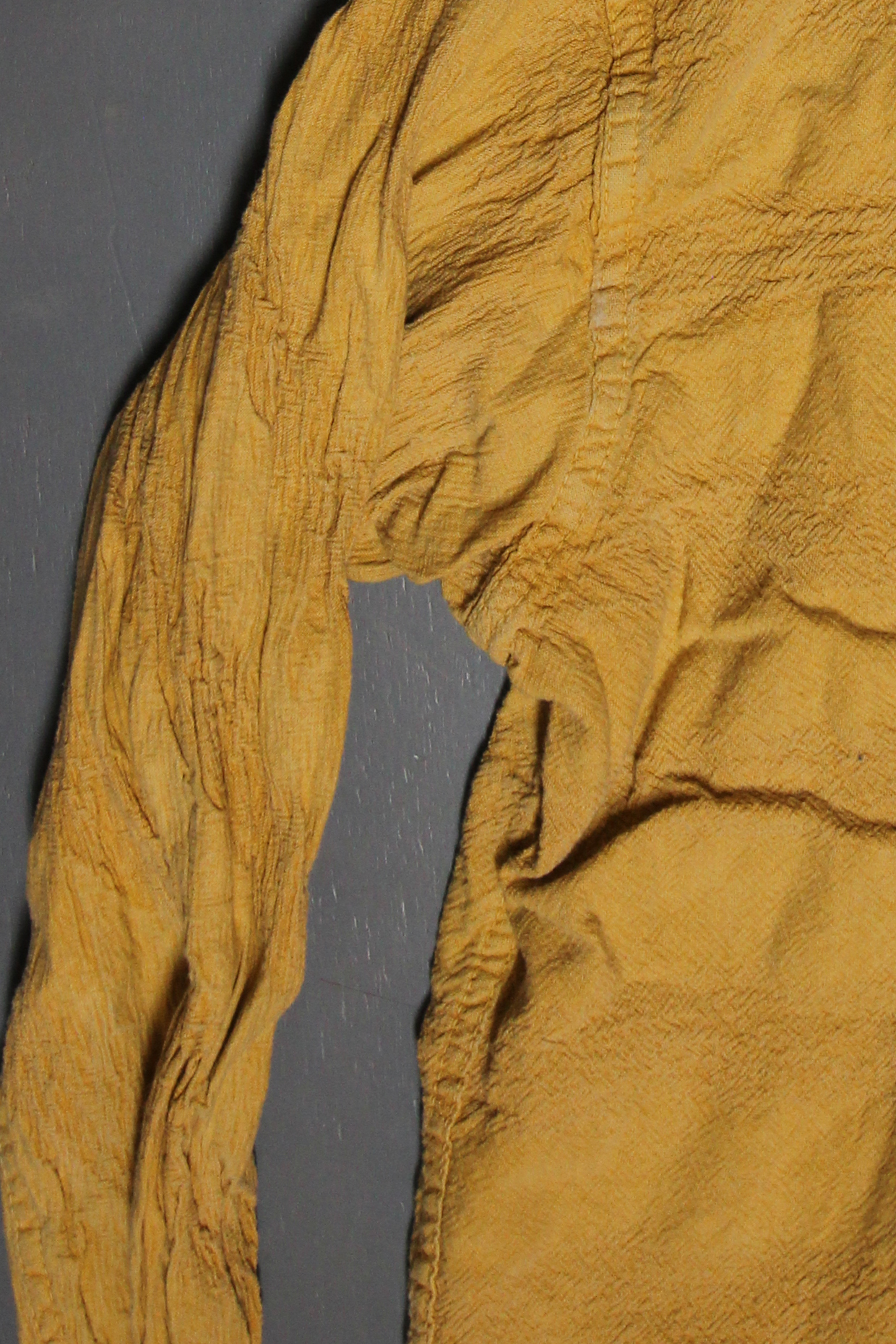 TENDER STORES | TYPE 442 BOUND HEM SPLIT TAIL SHIRT
